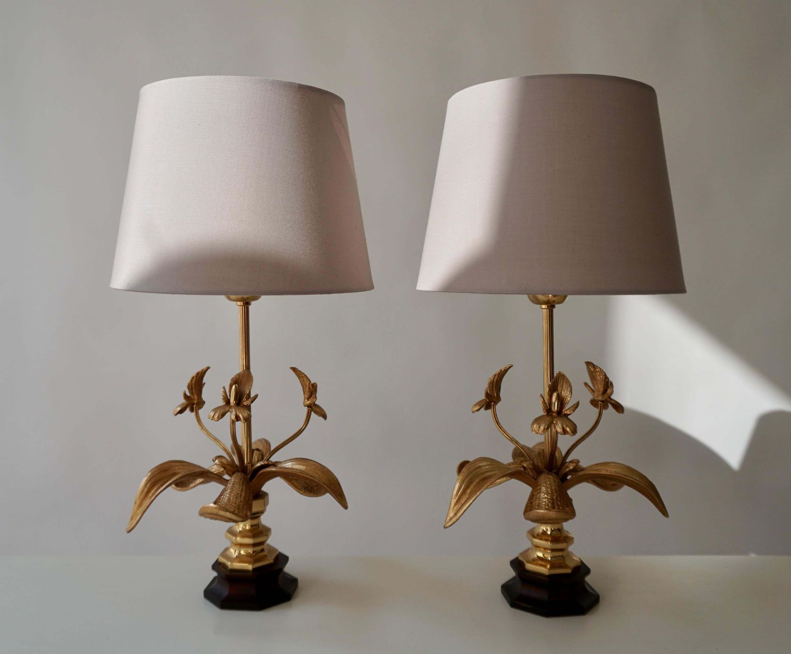 Pair Of Gilt Orchid Table Lamps, France, 1970s photo Lighting