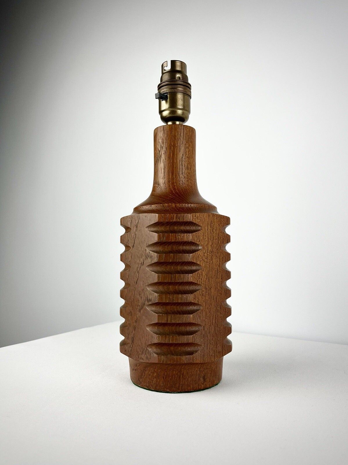 photo vintage Stylish Faceted Teak Lamp Base, 1960s