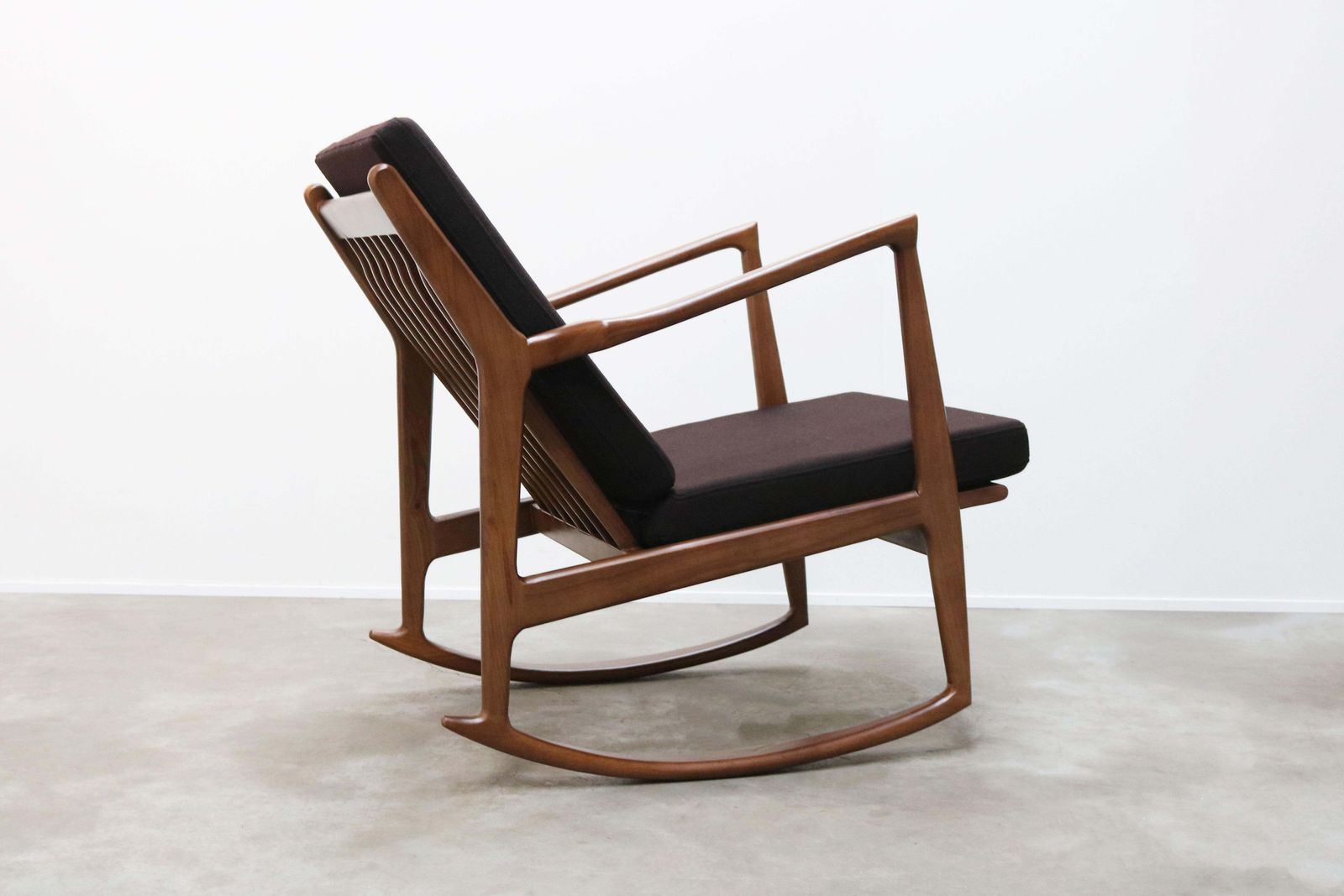 1 Of 2 Danish Design Style 1950 New Modern Rocking Chair Walnut Brown Cashmere photo Furniture