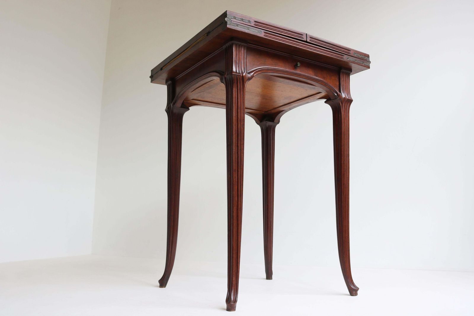 Meubels Franse Art Nouveau Speel /Bijzettafel Door Emile Gallé, 1905, Kastanje photo