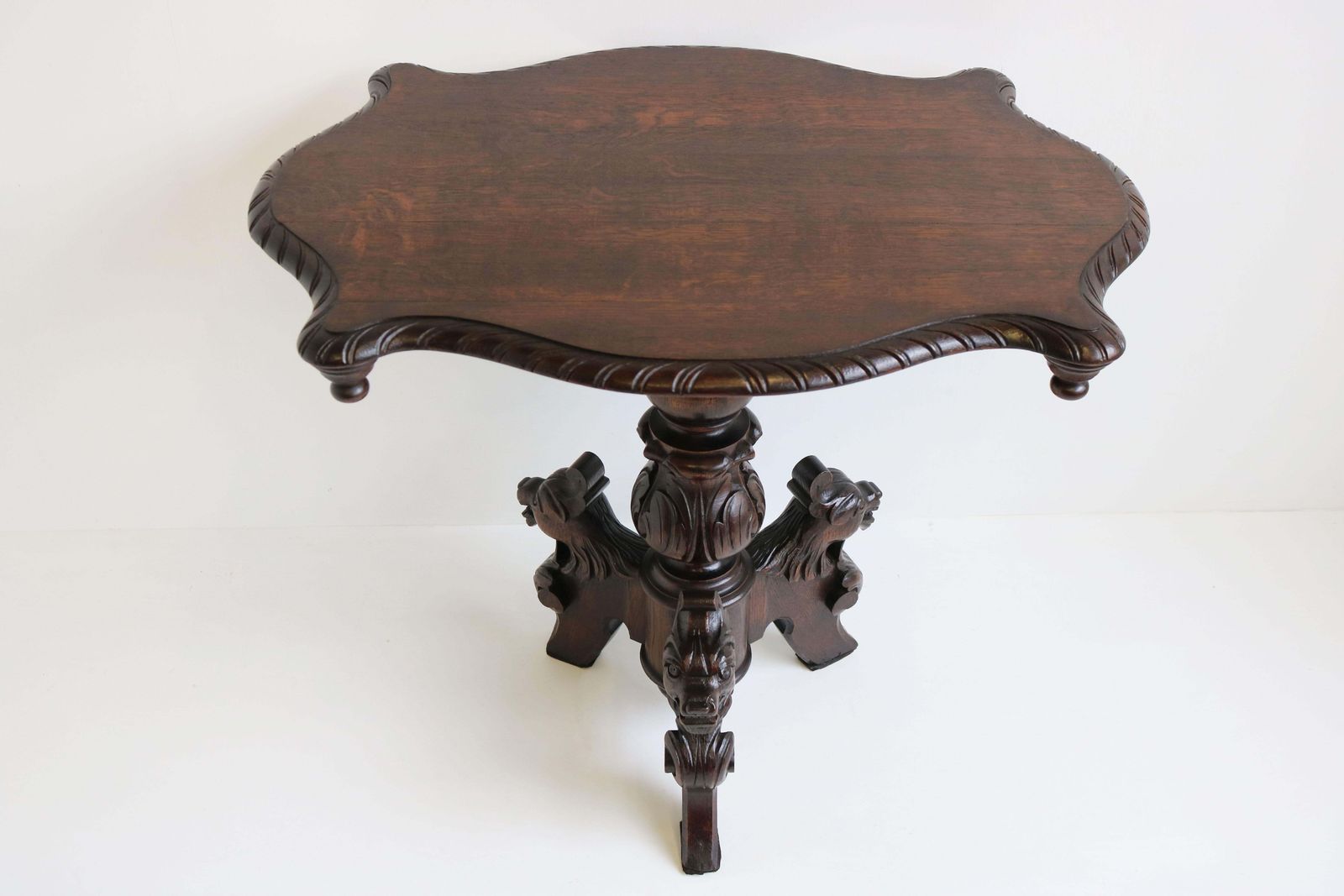 19e Eeuwse Renaissance Revival Bijzettafel / Salontafel – Antiek Eiken Met Leeuwen photo Meubels