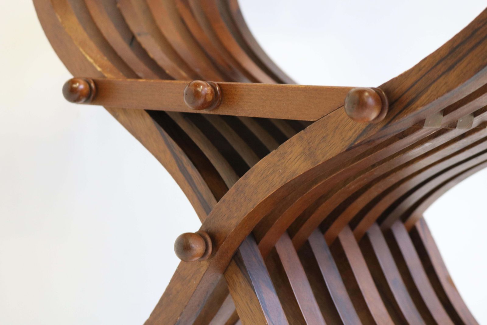 Italian 19th Century Renaissance Revival Savonarola Chair In Walnut Side Chair photo vintage
