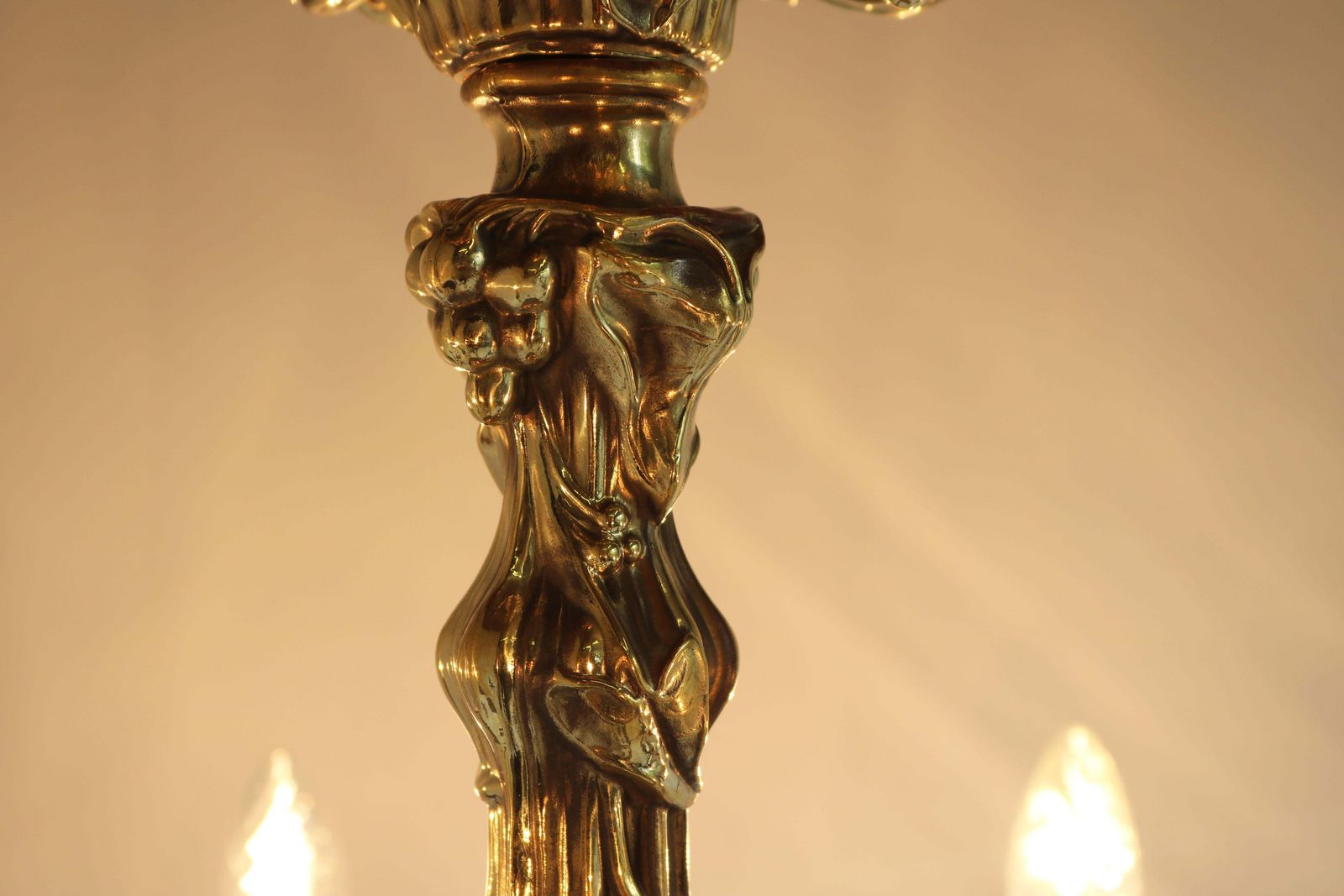 Lighting French Art Nouveau Hammered Brass Chandelier 1890 Antique 8 Lights Gold Floral photo