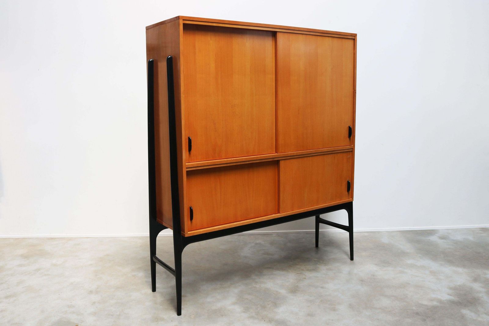 photo vintage Zeldzame Belgische Mid Century Design Highboard Van Alfred Hendrickx Voor Belform, 1958