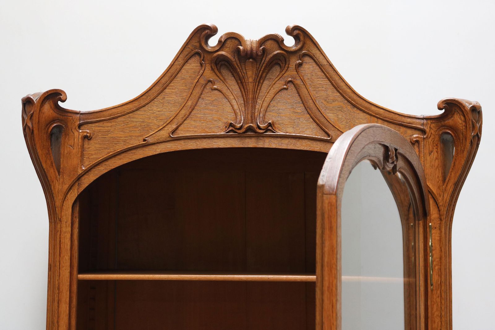 Antiek Frans Art Nouveau Kabinet Door Henri Sauvage, 1900 – Eiken Vitrinekast photo buy