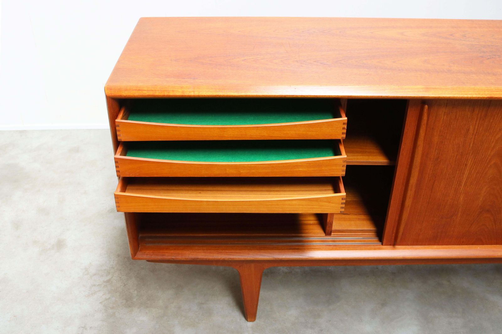 Deens Design Dressoir Van Bernhard Pedersen In Teakhout, Ca. 1950 – Bruin/Beige photo Meubels