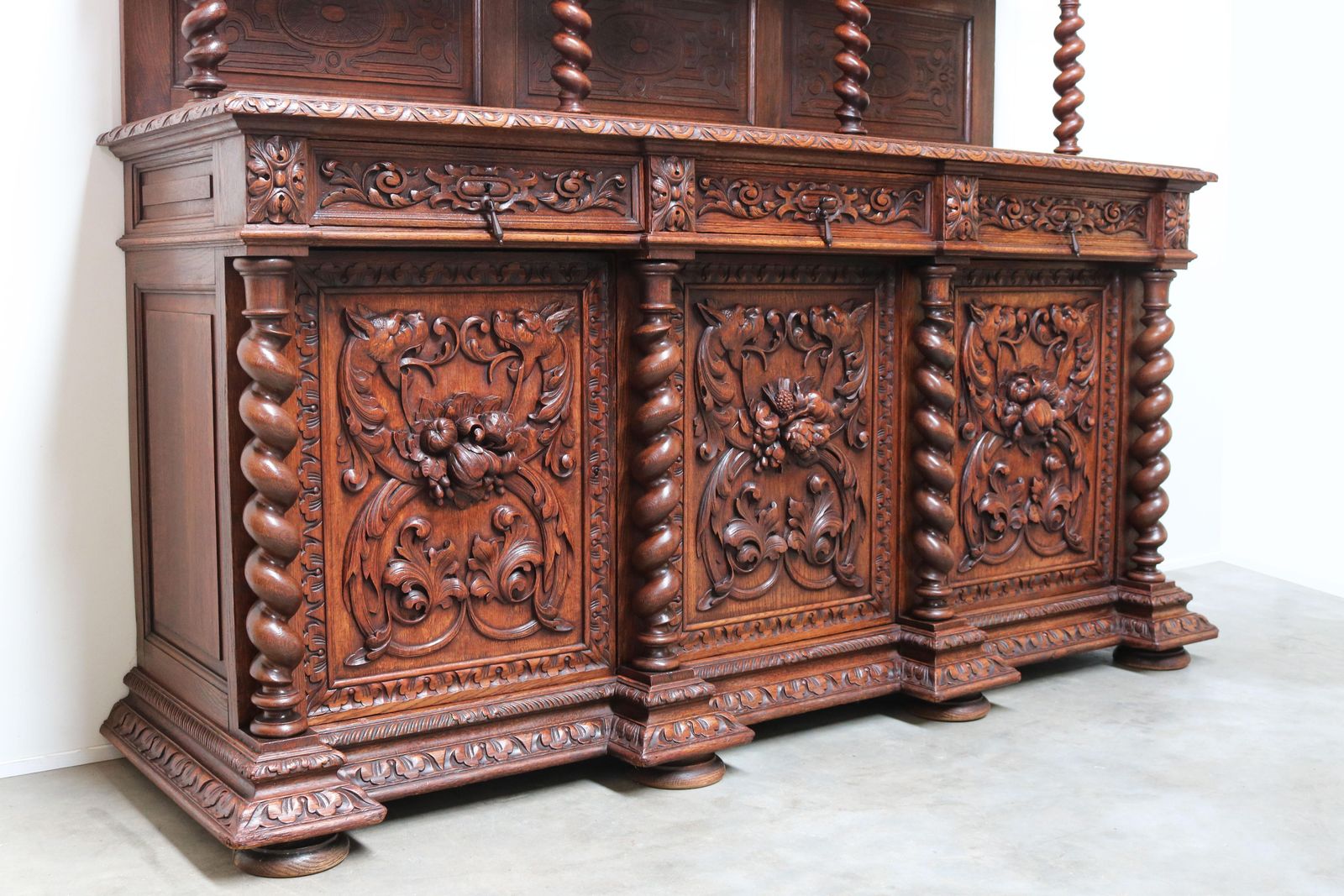 Antiek Frans 19e Eeuws Renaissance Revival Barley Twist Dressoir Eiken Hunt photo furniture