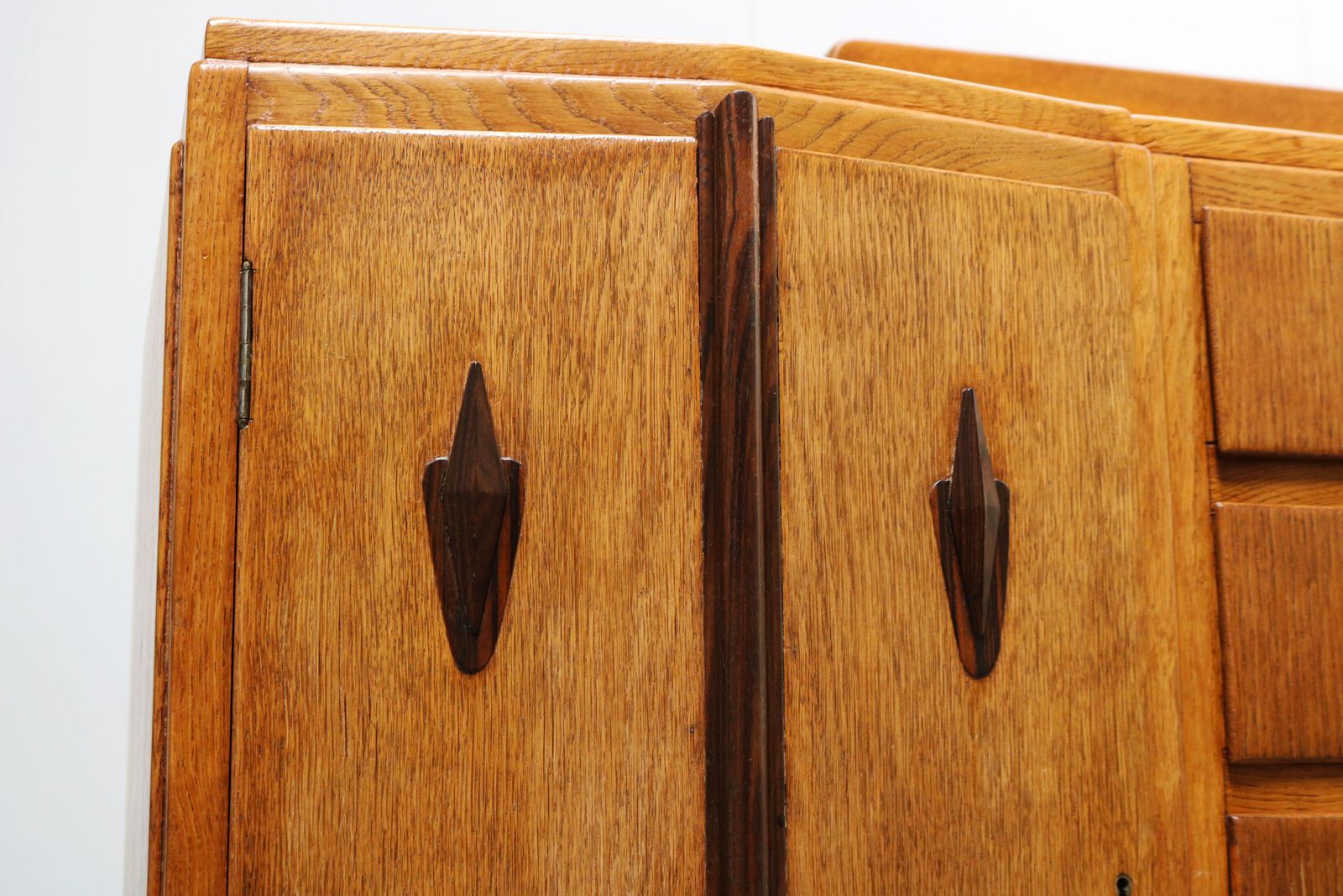 photo for sale Nederlands Art Deco Amsterdam School Dressoir Van Massief Europees Eiken, 1910