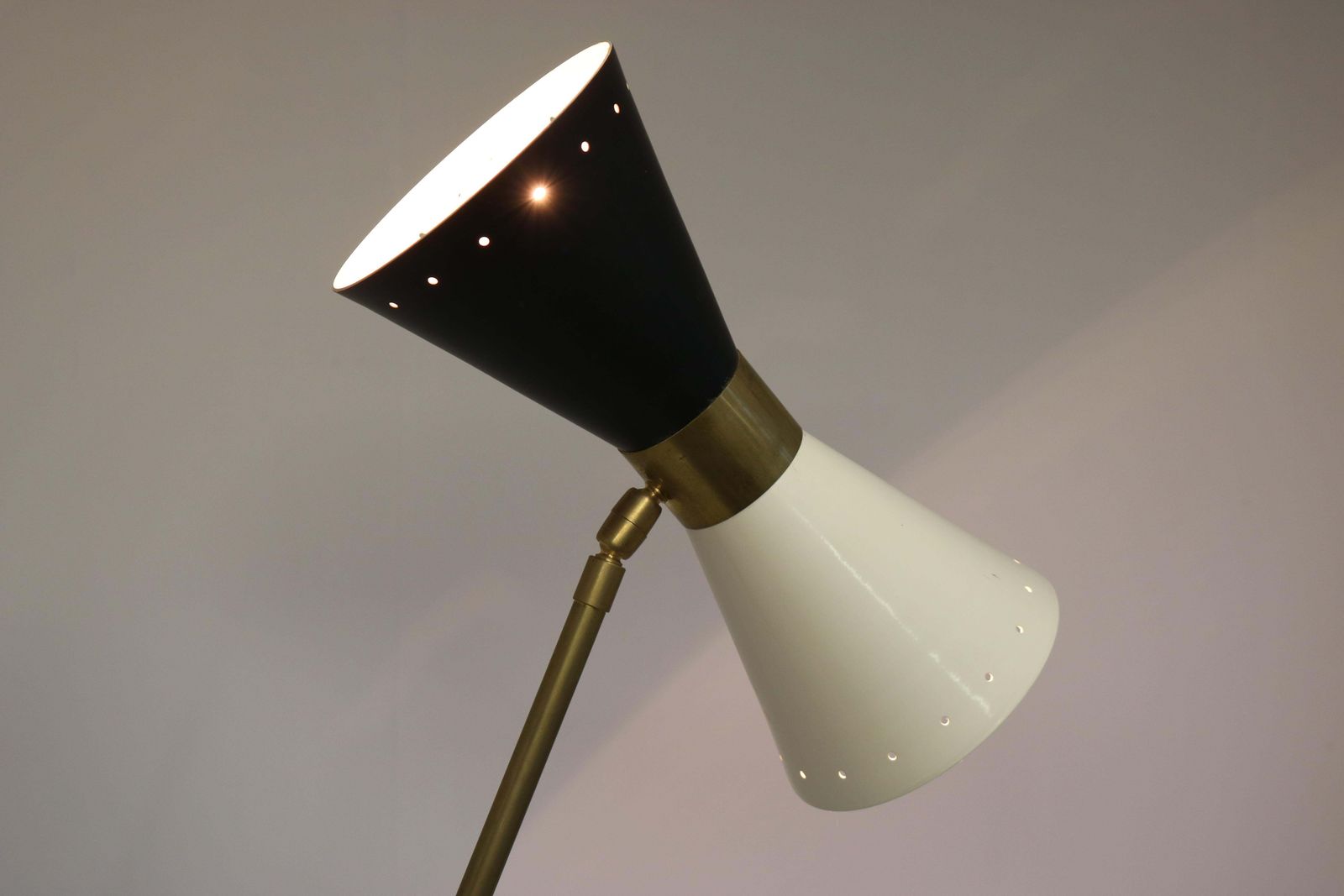 photo for sale Minimalistische Italiaanse Vloerlamp In Stilnovo Stijl, Jaren 1950, Messing, Mid Century Design