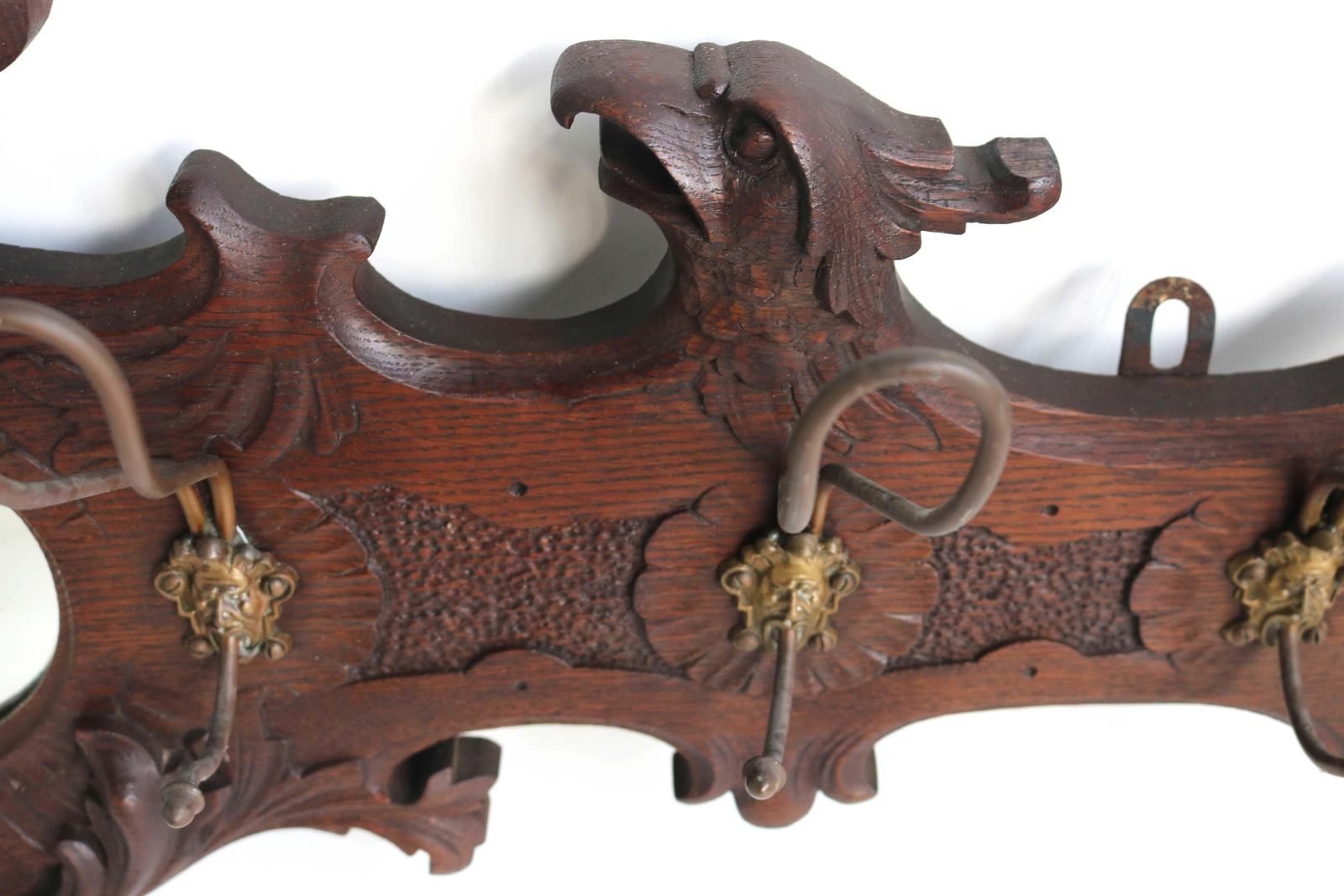 photo vintage Antieke Houten Kapstok Met Gesneden Masker En Adelaar, Spiegel En Messing Haken, 19e Eeuw