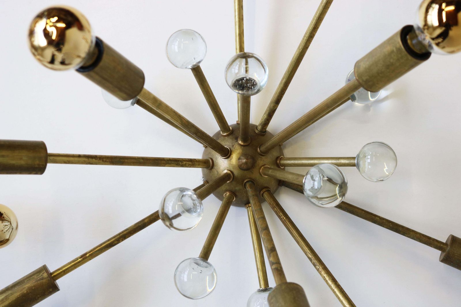 photo vinterior Italiaanse Mid Century Sputnik Stilnovo Murano Messing Wandlampen