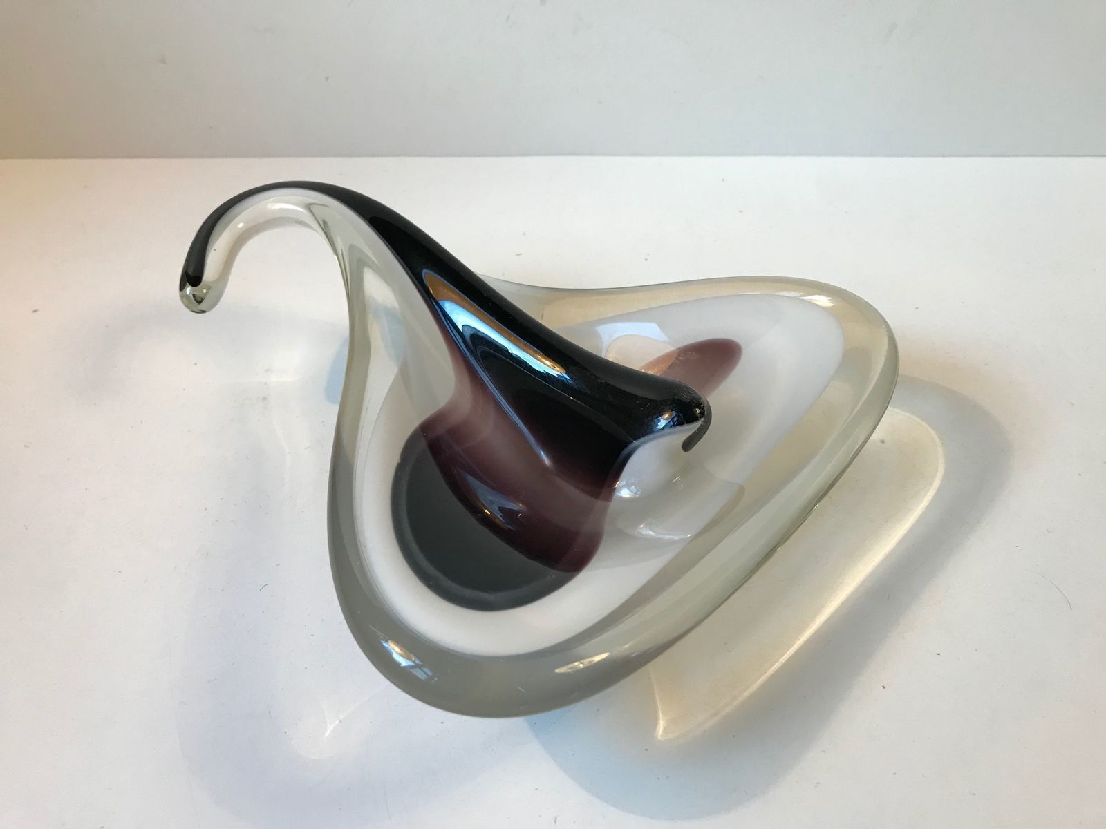 Modernist Manta Ray Glass Bowl By Paul Kedelv For Flygfors, 1955