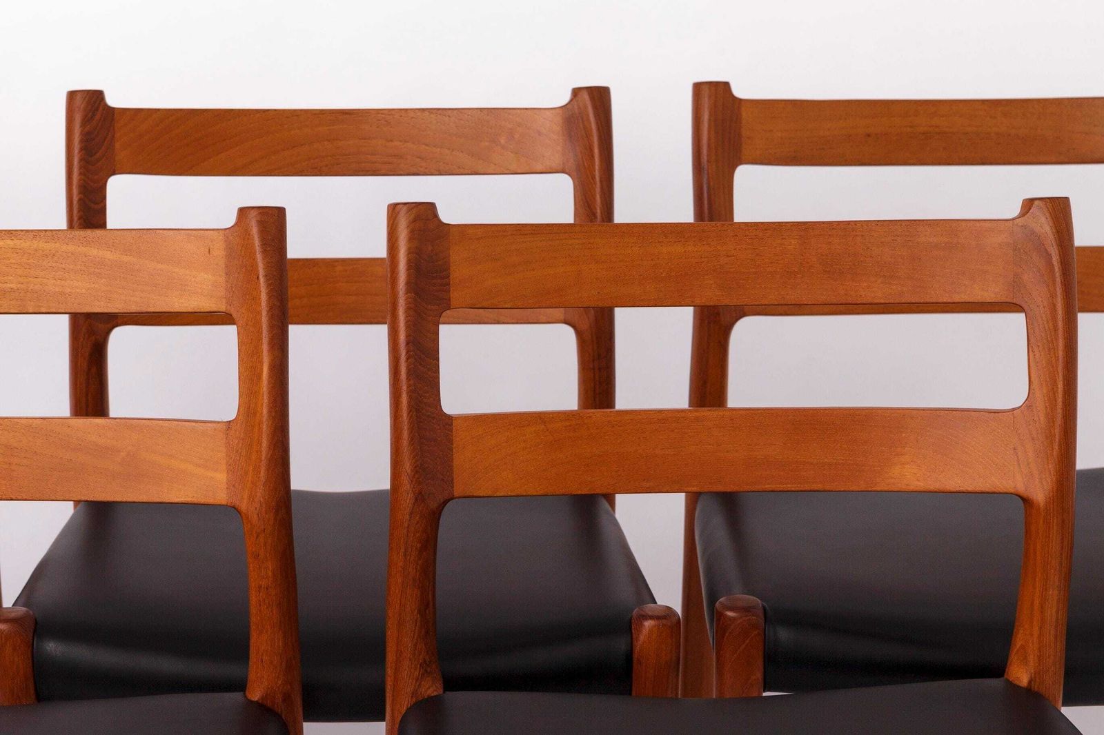 Set Of 5 Niels Otto Møller Model 84 Chairs – Danish Teak & Leather Dining Chairs (1974) – Mid Century Modern Design photo furniture