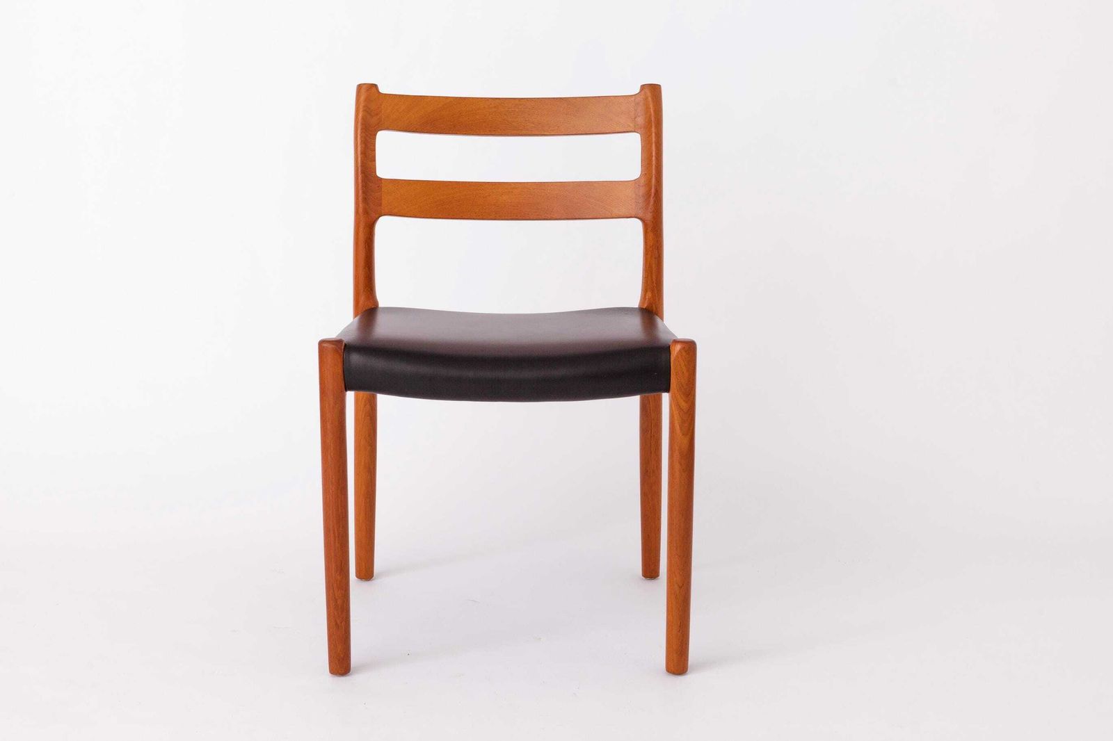 Set Of 5 Niels Otto Møller Model 84 Chairs – Danish Teak & Leather Dining Chairs (1974) – Mid Century Modern Design photo for sale