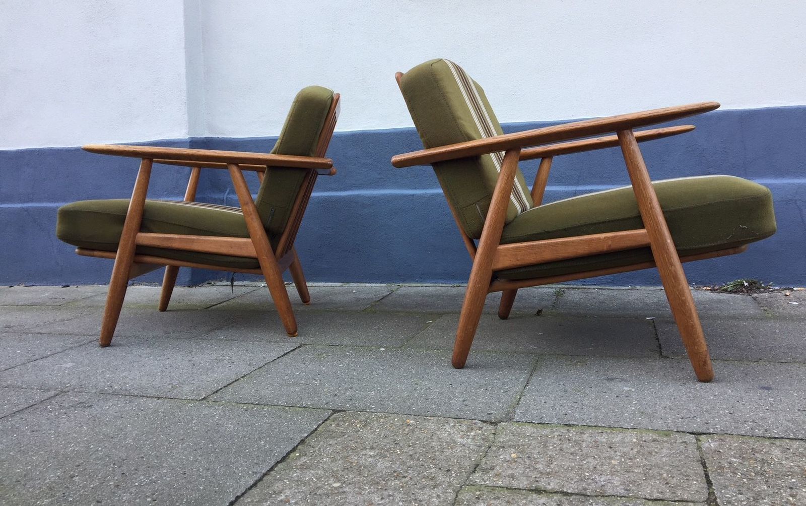 Oak Cigar Easy Chairs By Hans Jørgen Wegner For Getama, 1950s, Set Of 2