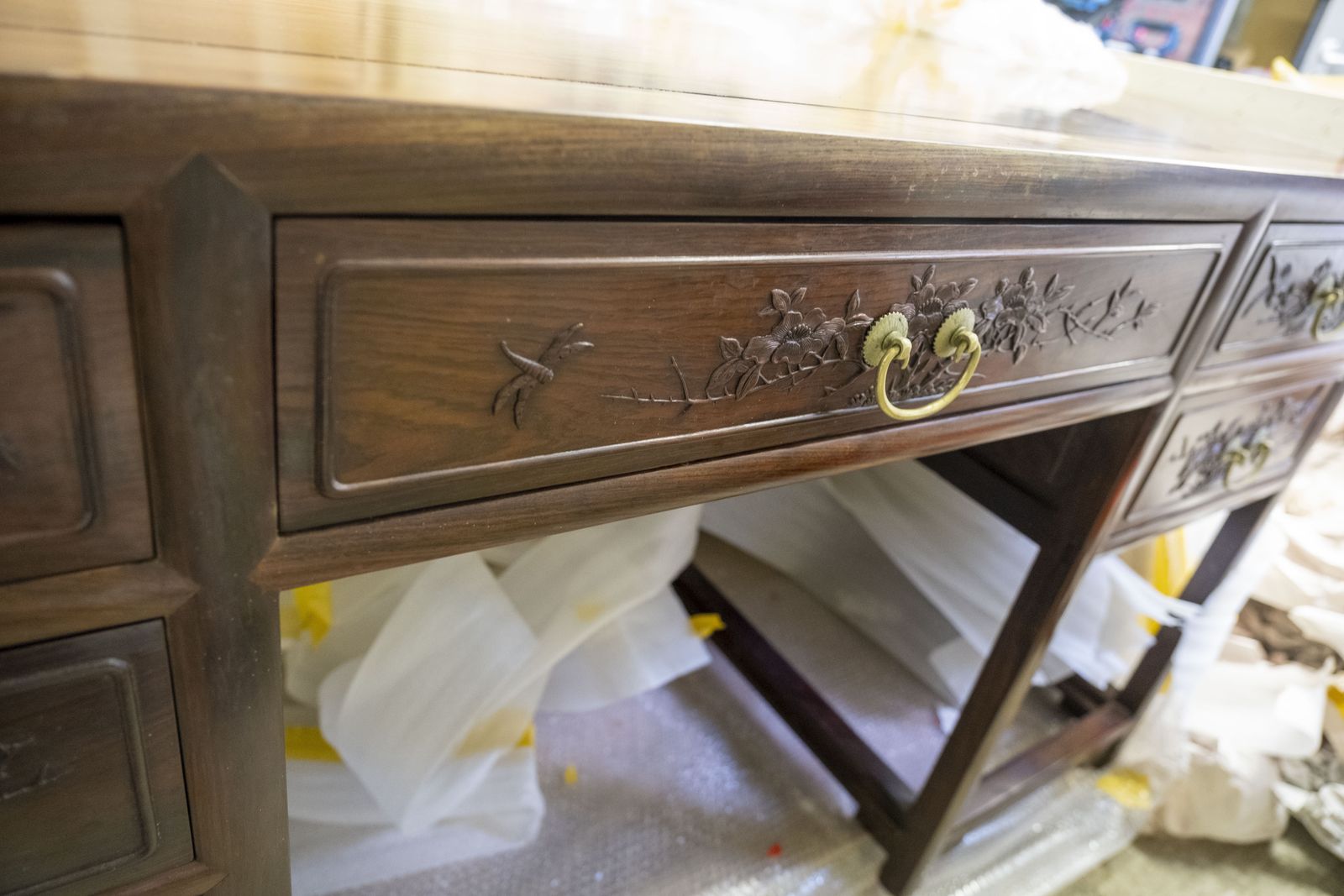 Chinese Rosewood Table And Chairs (Dalbergia Cochinchinensis) photo for sale