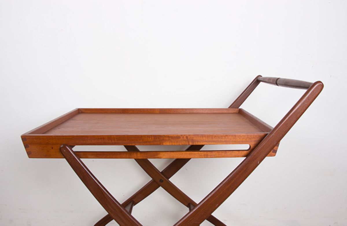 Table roulante pliante danoise en teck par Svend Aage Madsen pour Illums Bolhigus, 1960. photo furniture