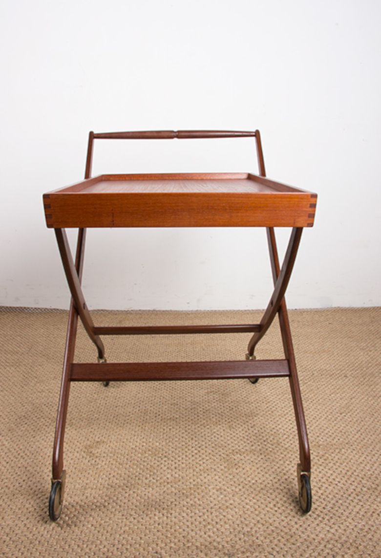 Table roulante pliante danoise en teck par Svend Aage Madsen pour Illums Bolhigus, 1960. photo vintage