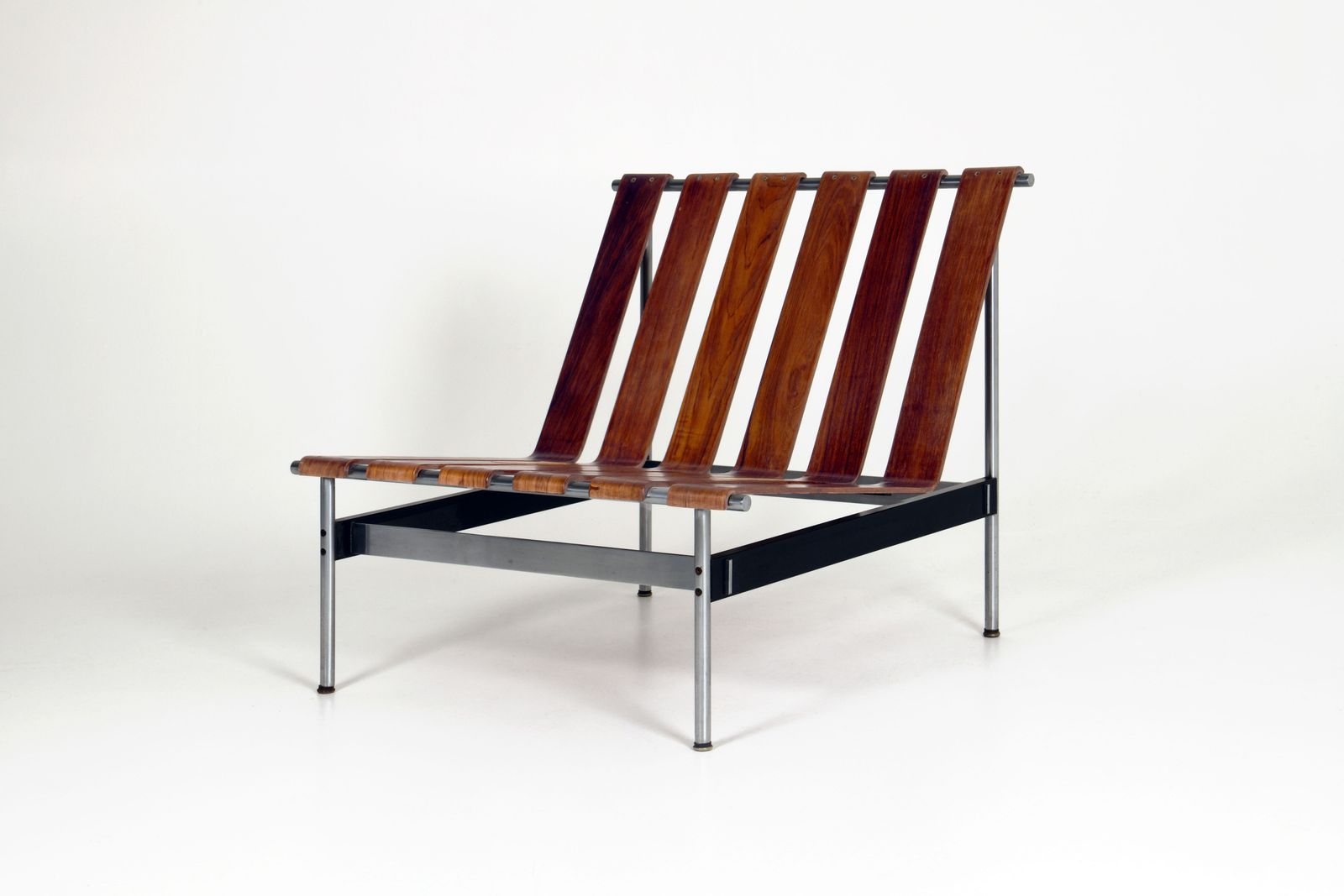 'F416' Easy Chair   Kho Liang Ie photo vintage