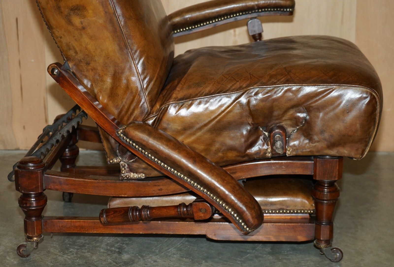 photo vinterior Fully Adjustable Restored Antique Victorian Brown Leather Metamorphic Armchair