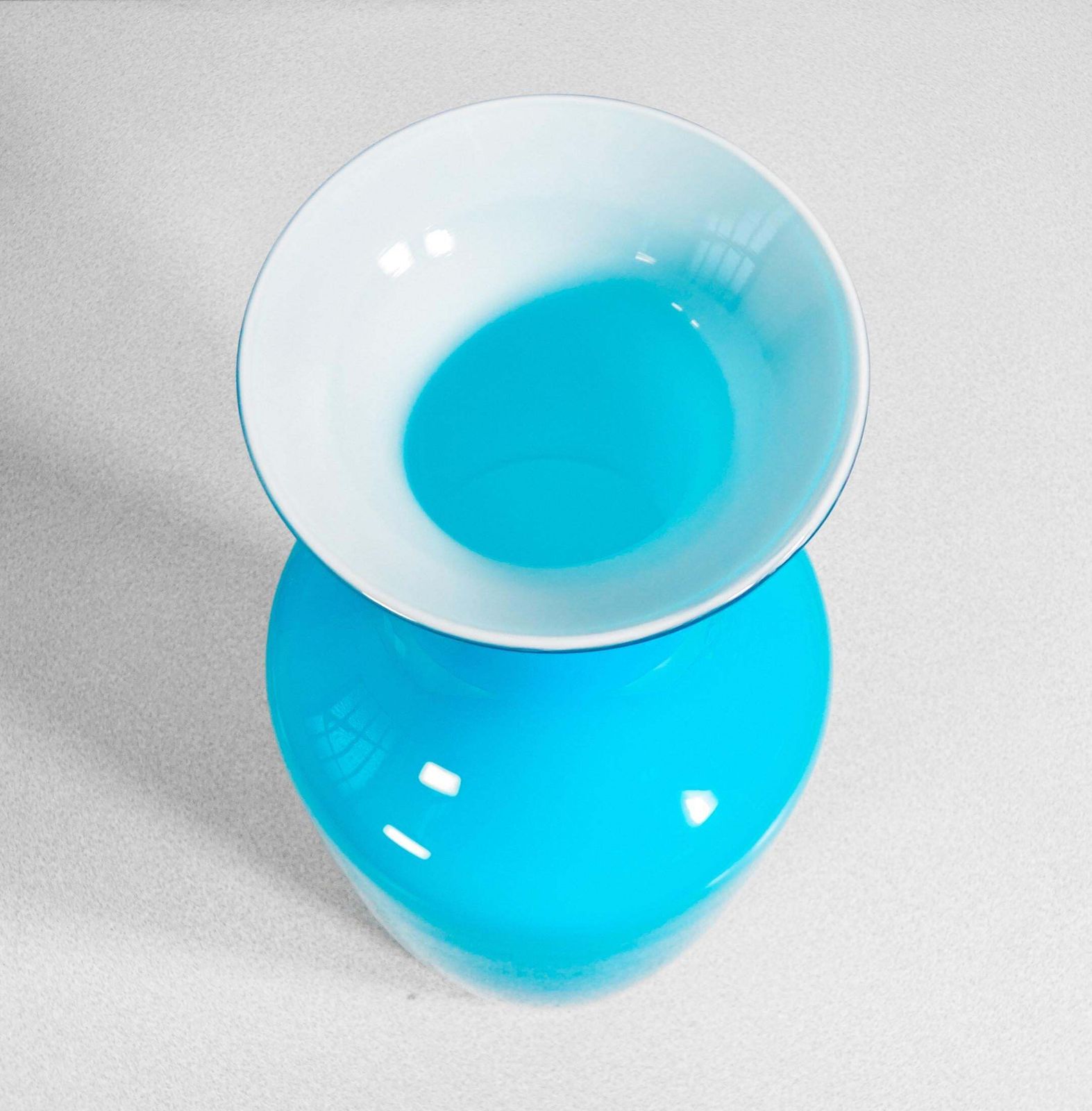 Incamiciato Blue Blown Glass Vase, Design Carlo Scarpa For Venini. 1994 photo vinterior
