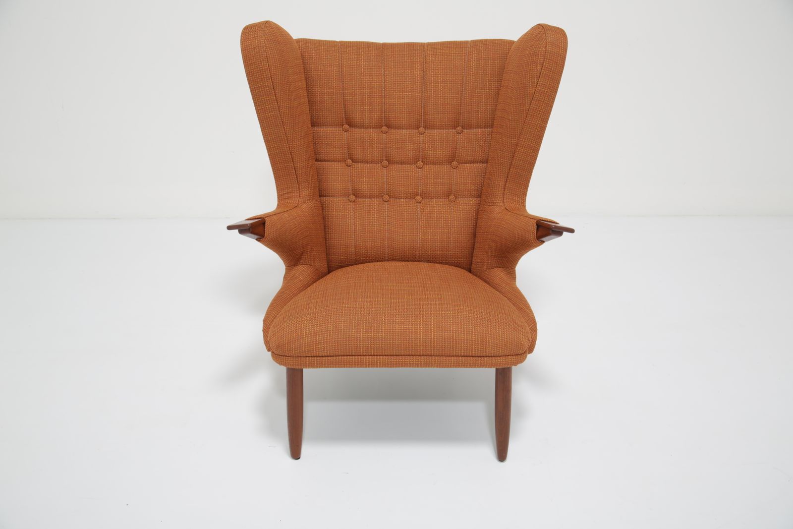 Vintage Tweed Upholstered Model 91 Bear Winged Armchair By Svend Skipper, 1960s. photo vintage
