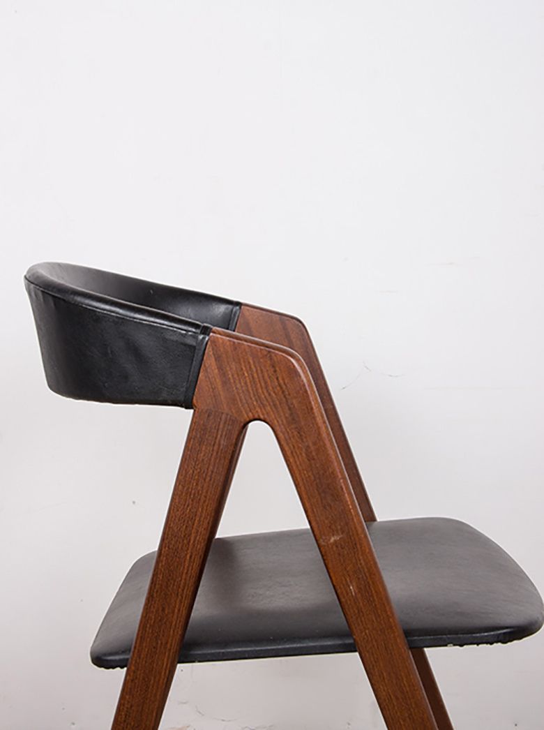 Set Of 4 Danish Chairs In Afrormosia And Skai Model 205 By Thomas Harlev For Farstrup Stolefabrik 1958. photo vinterior