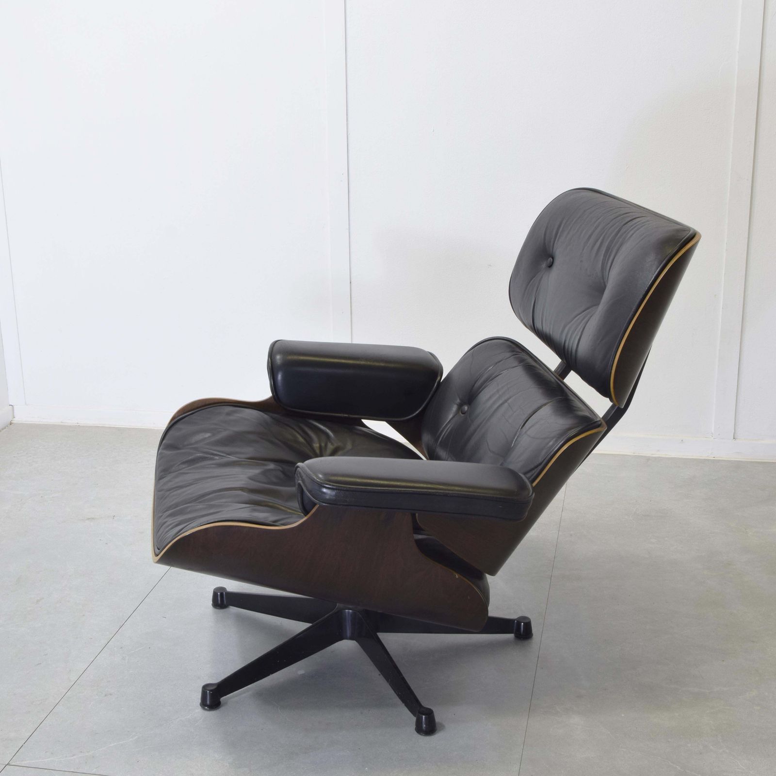 Charles Eames Lounge Chair For Herman Miller 1970s. (First Production) photo 6864.0