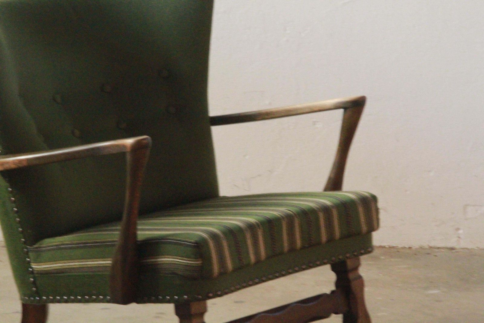 Mid Century Lounge Chair In Dark Stained Oak In The Style Of Of Viggo Boesen, 19 photo 1227.0