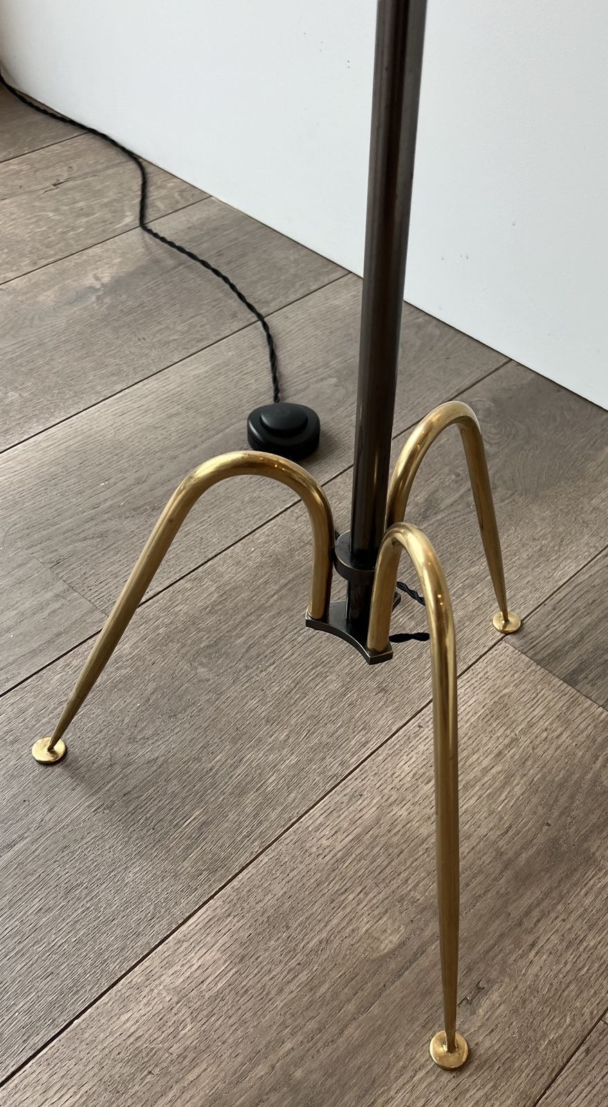 photo vinterior Designer Floor Lamp In Brass And Gunmetal Patina
