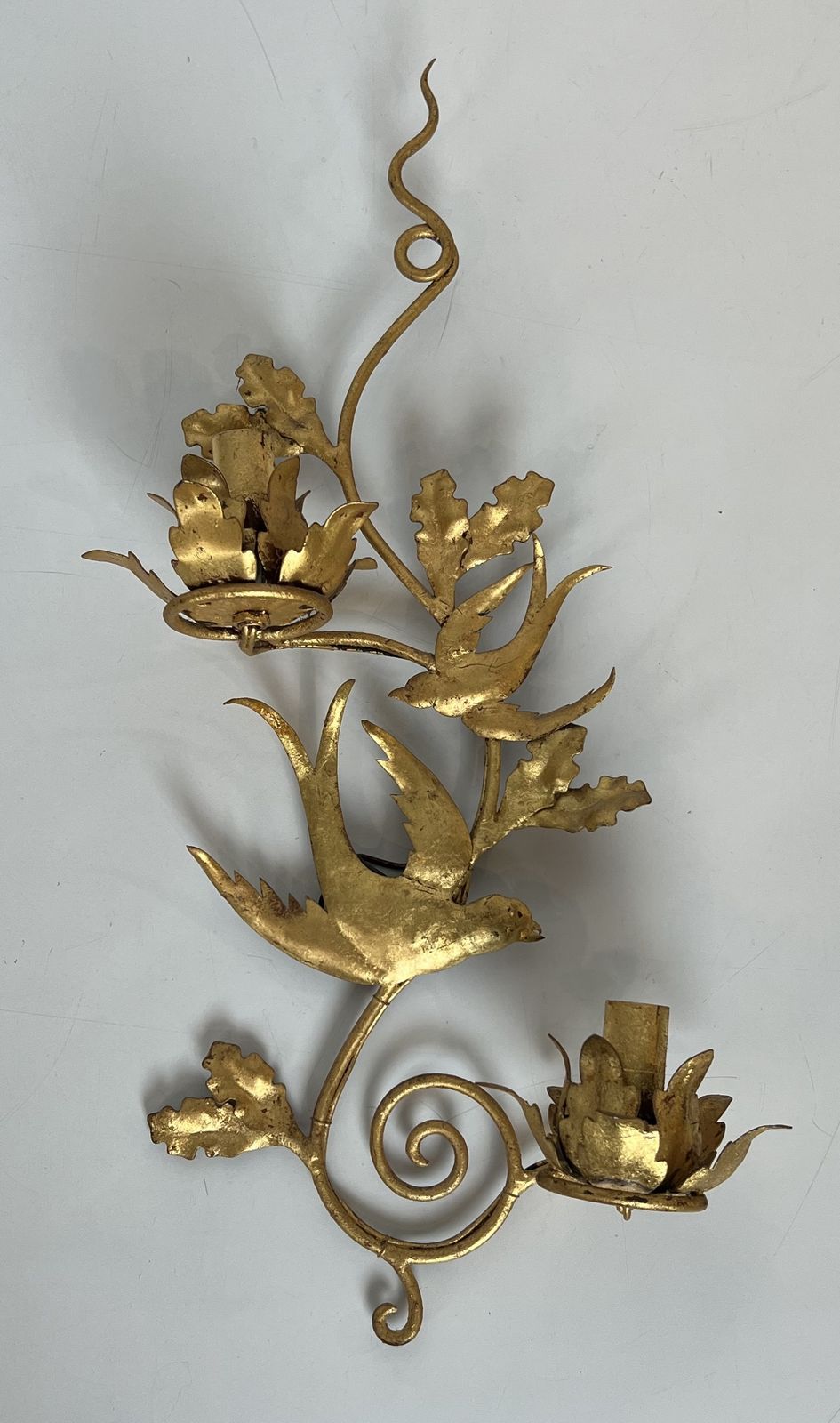 photo vintage Pair Of Bird Wall Lights In Gilded Metal In The Style Of Maison Baguès