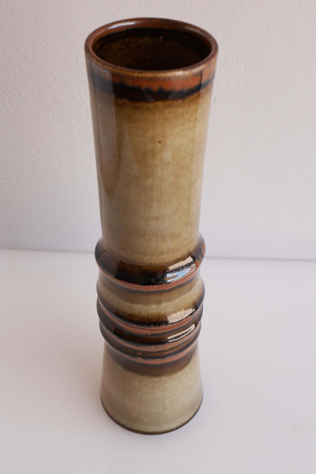 A Very Large Mid Century Modern Pottery Vase, "Bamboo", By Alberius, Sweden photo vinterior