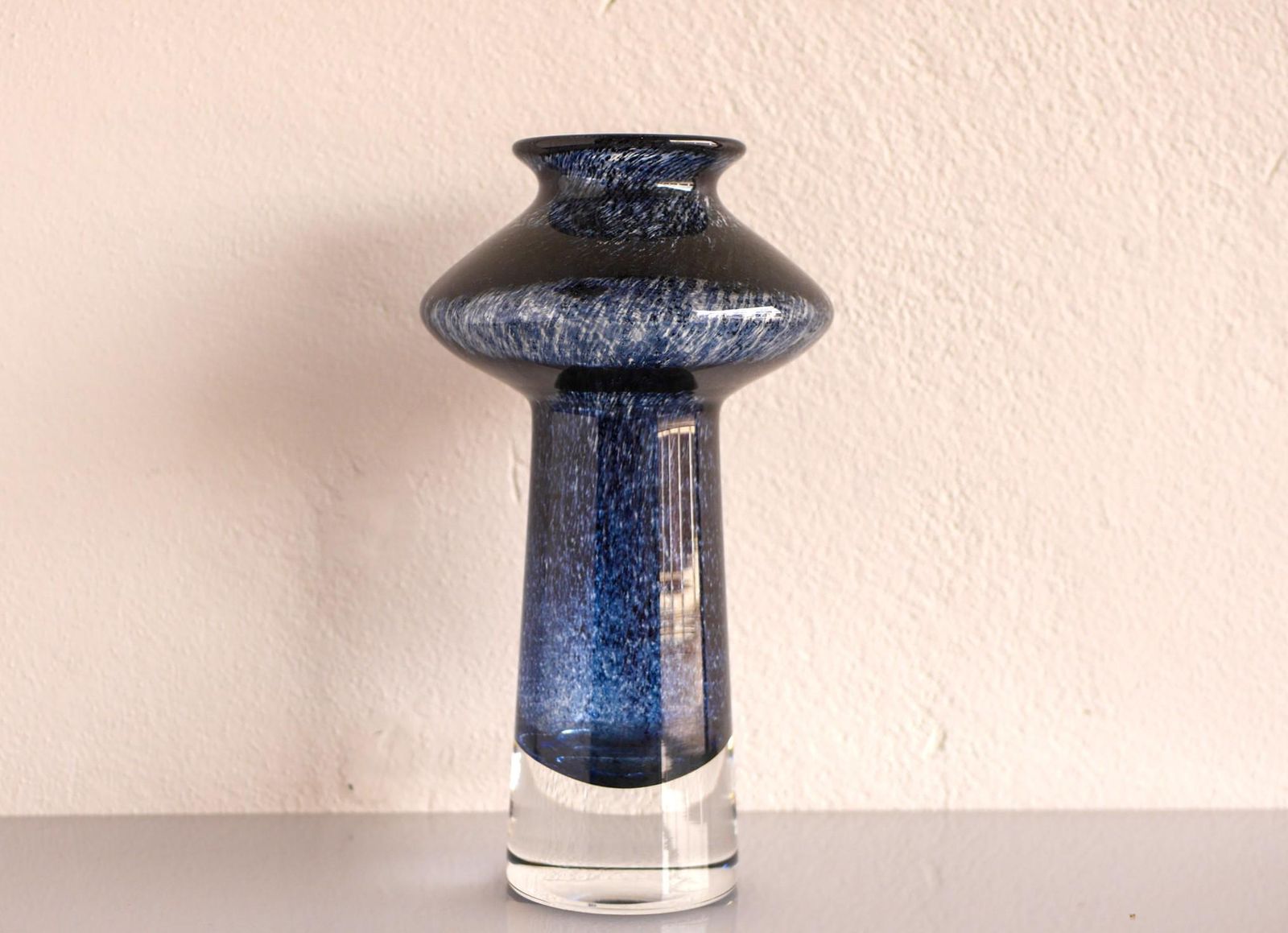 photo vintage A Pair Of Blue Glass Vases Known As "Oxid" By Bo Borgström For åseda, Sweden
