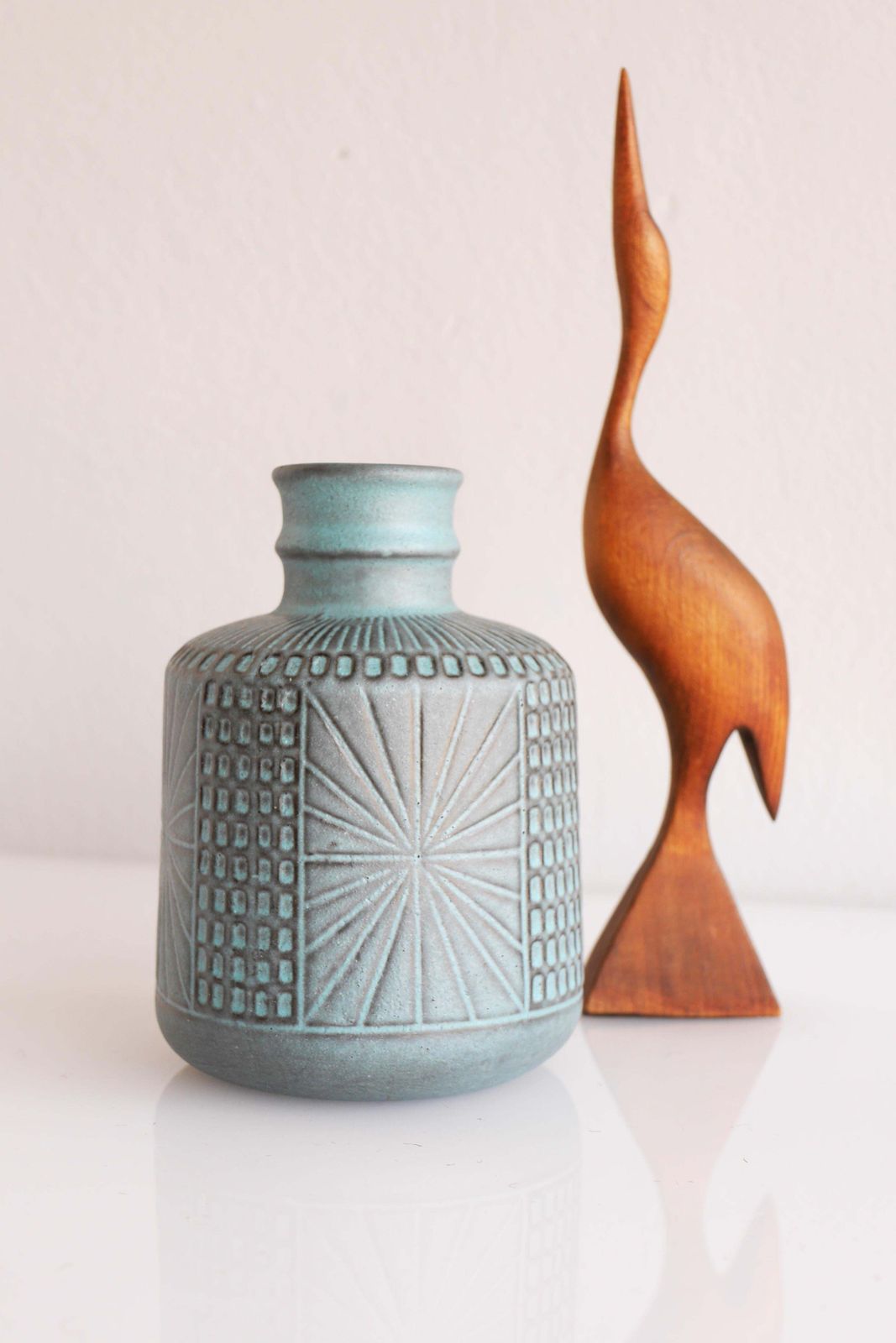 221.0 Mid Century Modern Art Vase By Mari Simmulson For Upsala Ekeby, Sweden photo