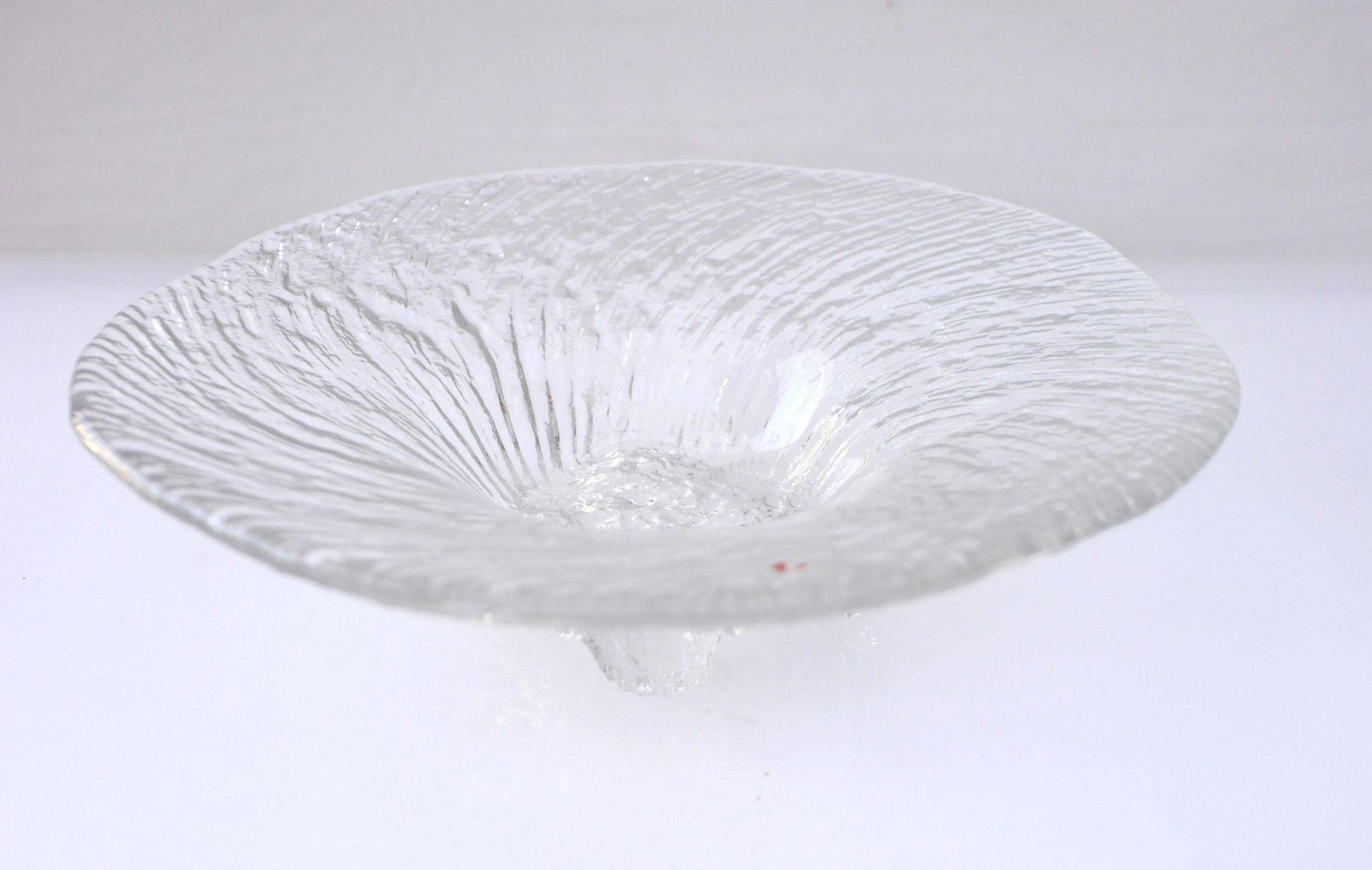 photo for sale Fins Glasontwerp, Een Schaal "Avanti" Gemaakt Door Tapio Wirkkala Voor Iittala.