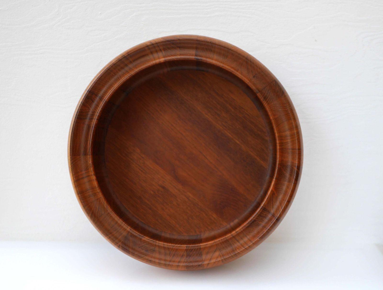 Deense Mid Century Modern Teakhouten Schaal, Een Grote Schaal Uit De Jaren 1960 Van Digsmed Design. photo for sale