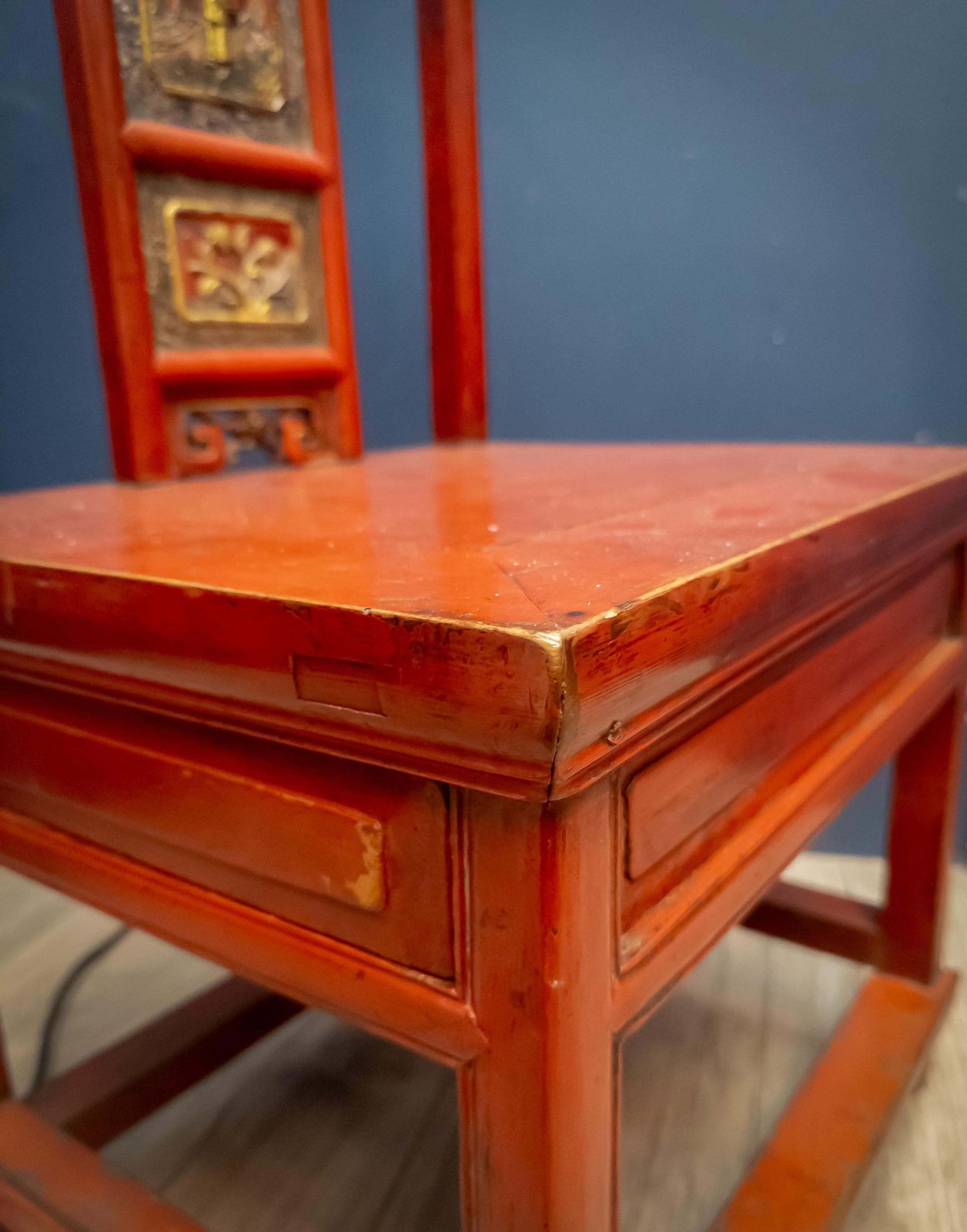 Late 19th Century Qing Dynasty Red Lacquered And Parcel Gilt Altar Chair photo 500.0