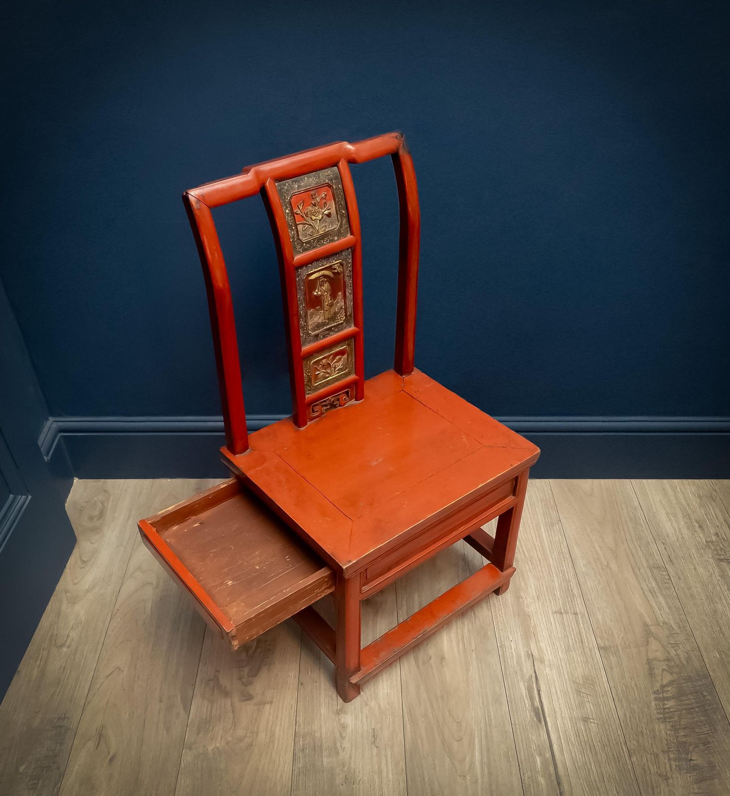 Late 19th Century Qing Dynasty Red Lacquered And Parcel Gilt Altar Chair photo vintage