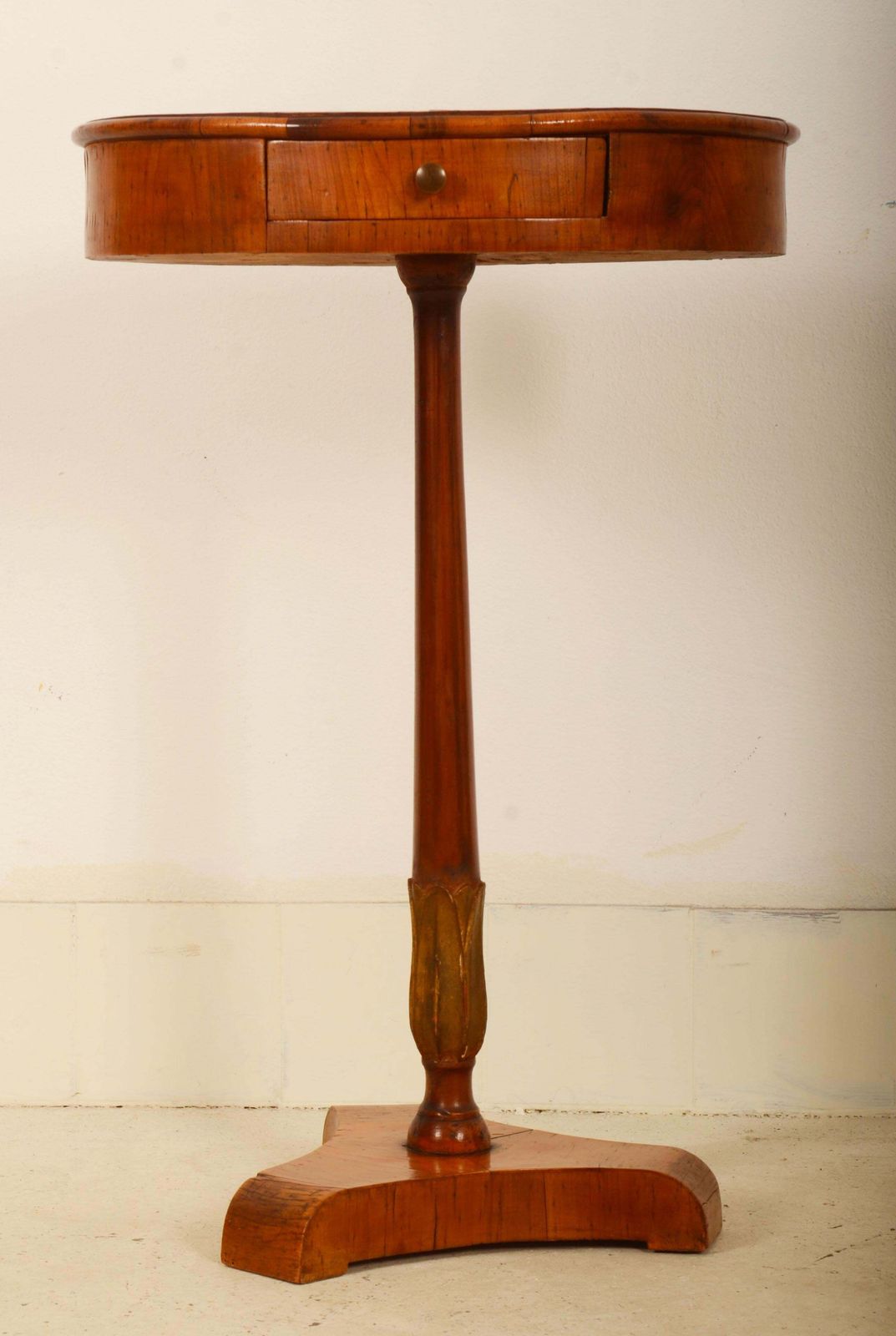 Biedermeier Bijzettafel photo for sale