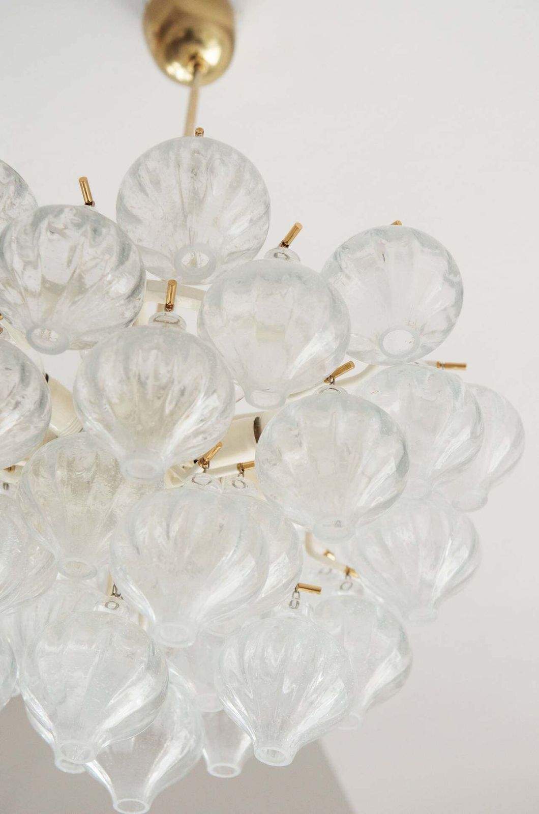 J. T. Kalmar "Tulipan" Chandelier photo furniture