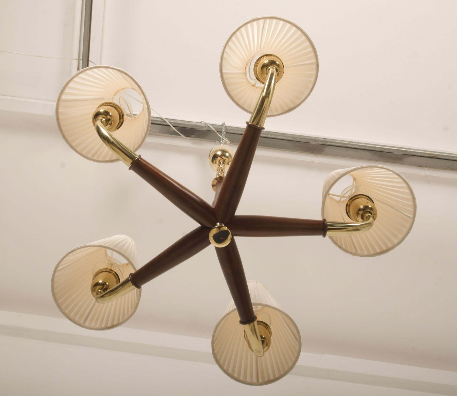 photo for sale Oostenrijkse Messing En Walnoten Mid Century Hanglamp Van Oswald Haerdtl Voor Kalmar