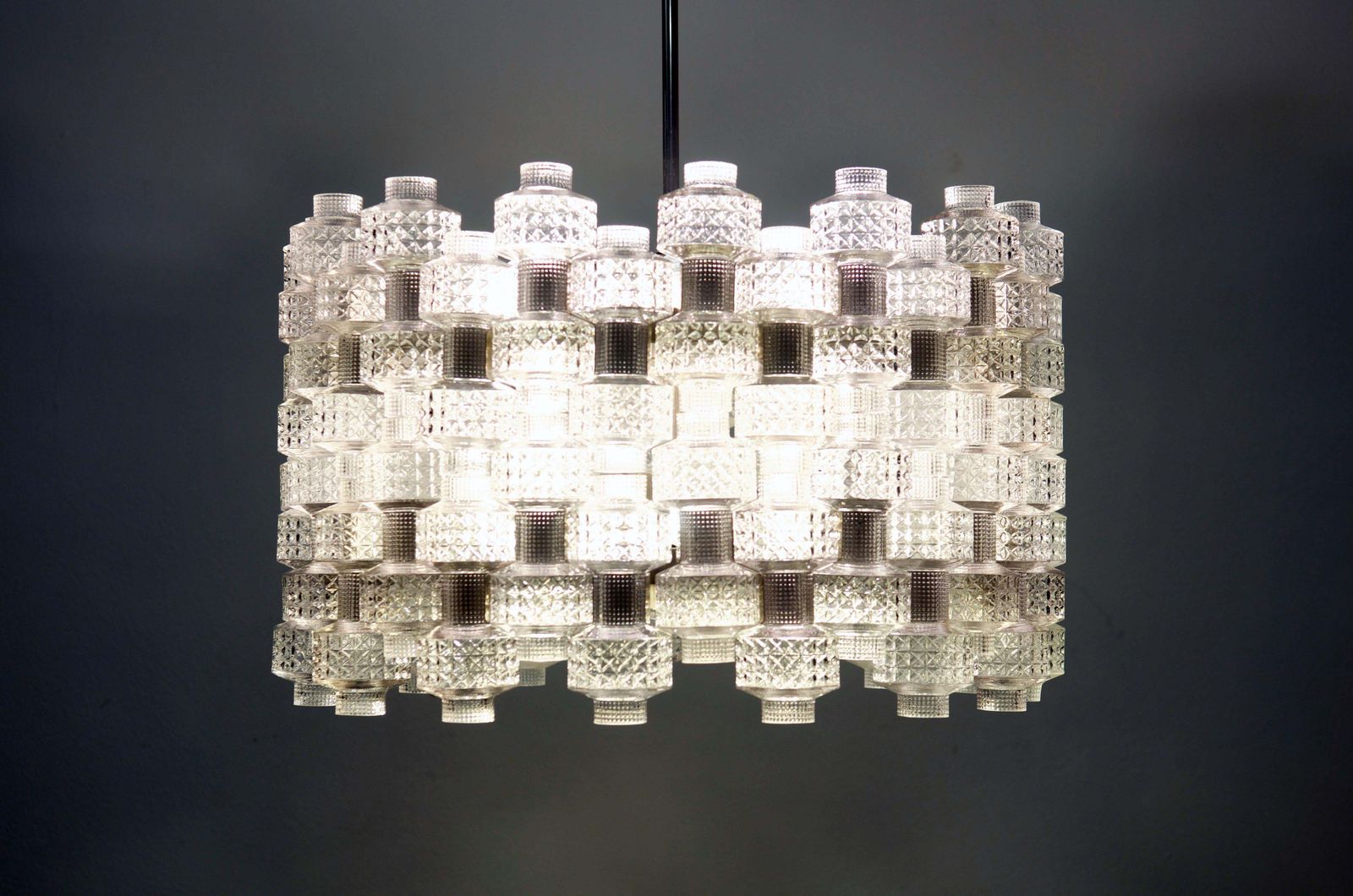 photo vintage Rare Large "Festival" Chandelier By Gert Nystöm