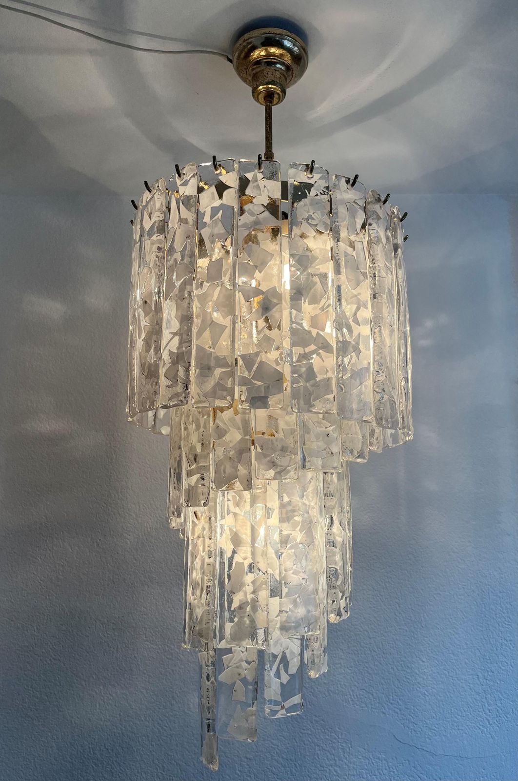 Italian Mid Century "Terrazzo" White Murano Glass Spiral Chandelier, 1980s photo for sale