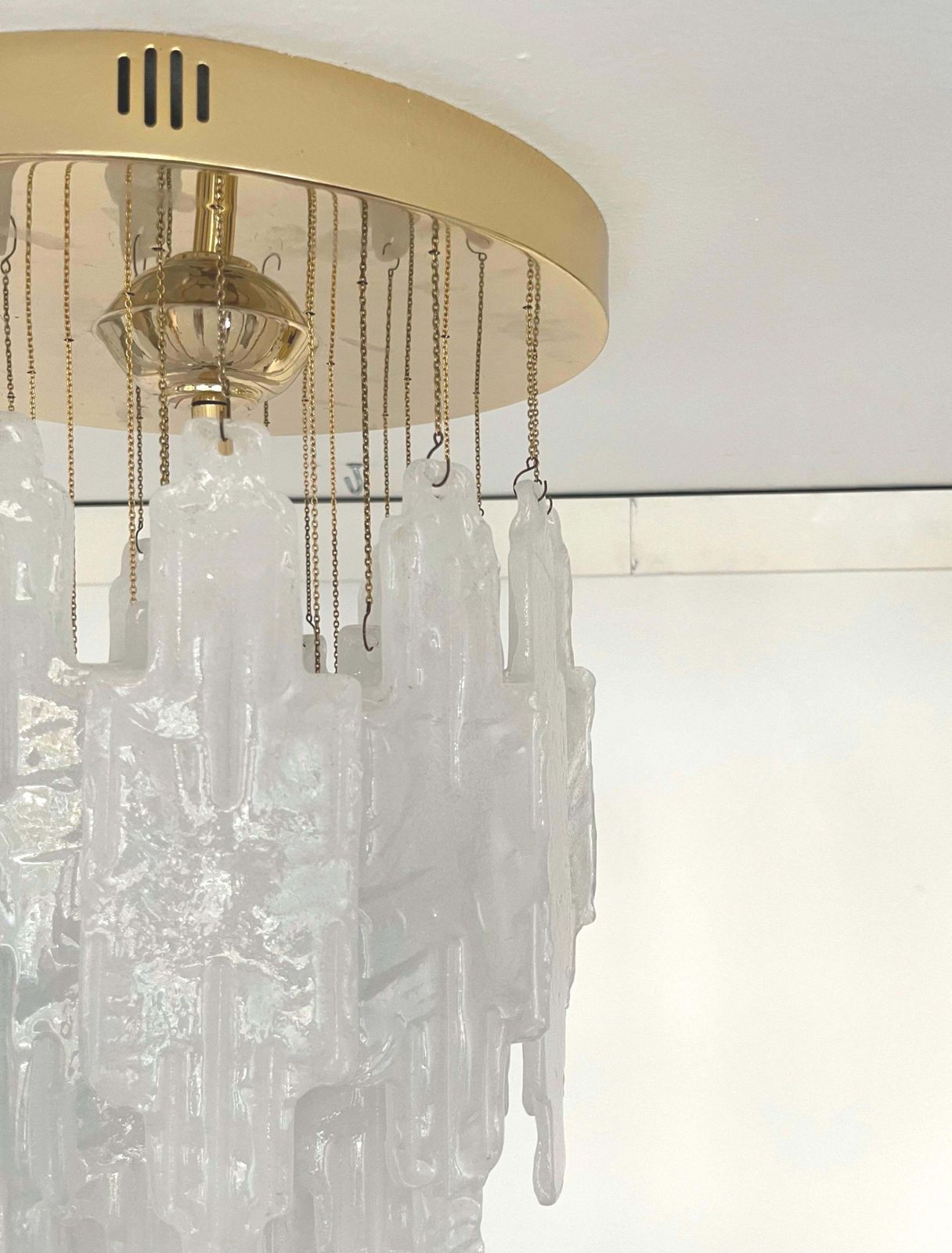 Italian Mid Century Snow White Murano Glass Chandelier By Poliarte, 1970s photo vintage
