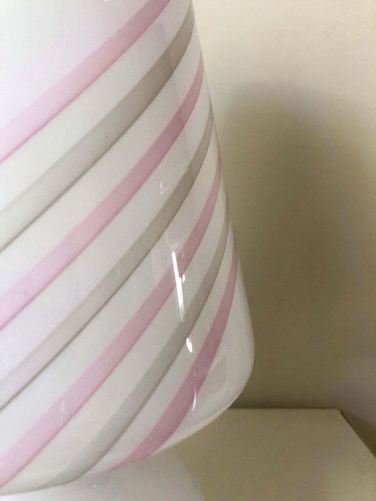 Italian Pair Of Midcentury White Barbie Pink Murano Italian Table Lamps, 1980s photo Lighting