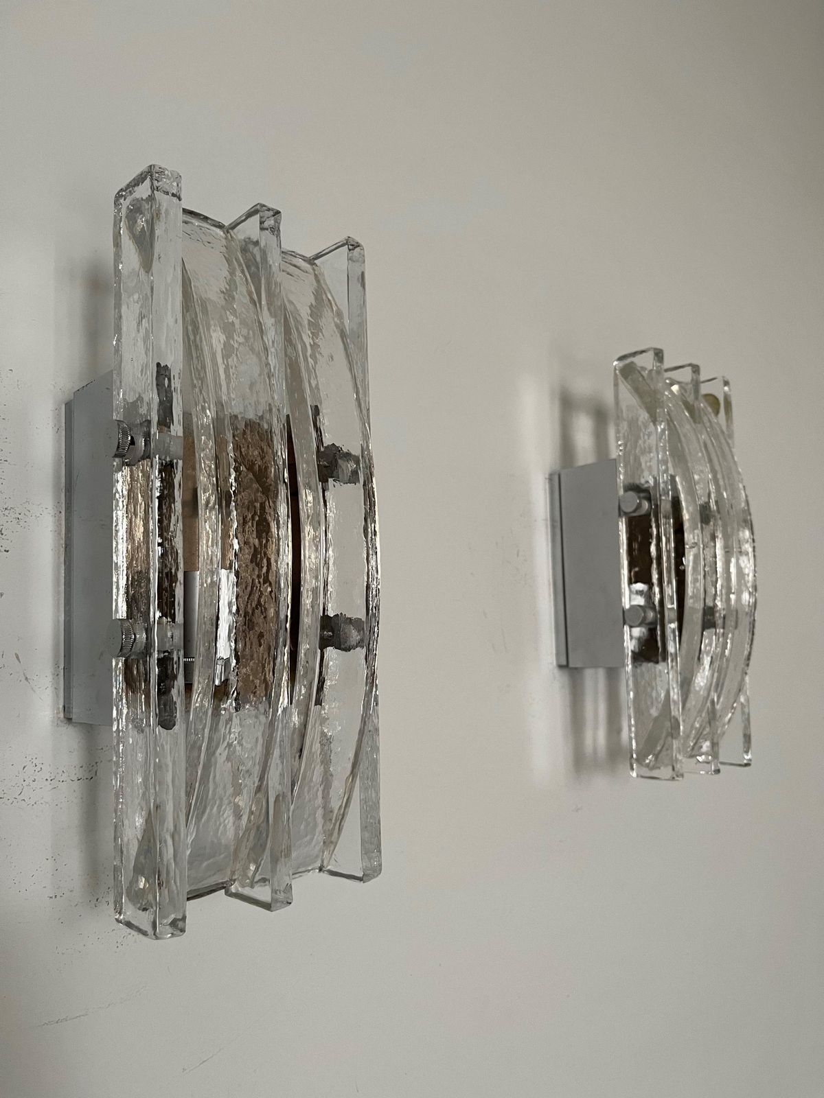 Italian Midcentury Pair Of Clear Murano Wall Sconces By Poliarte, 1970s photo Lighting