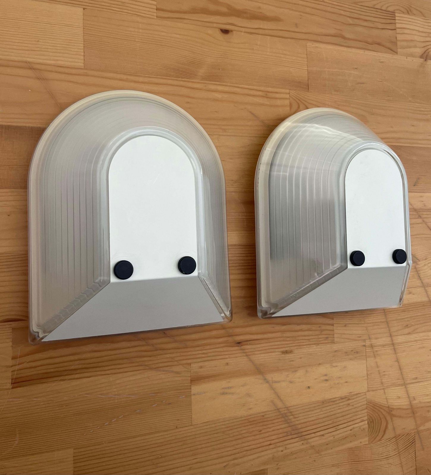 Italian Pair Of "Tesi" White Wall Sconces By Roberto Fiorato For Prisma, 1980s photo vintage