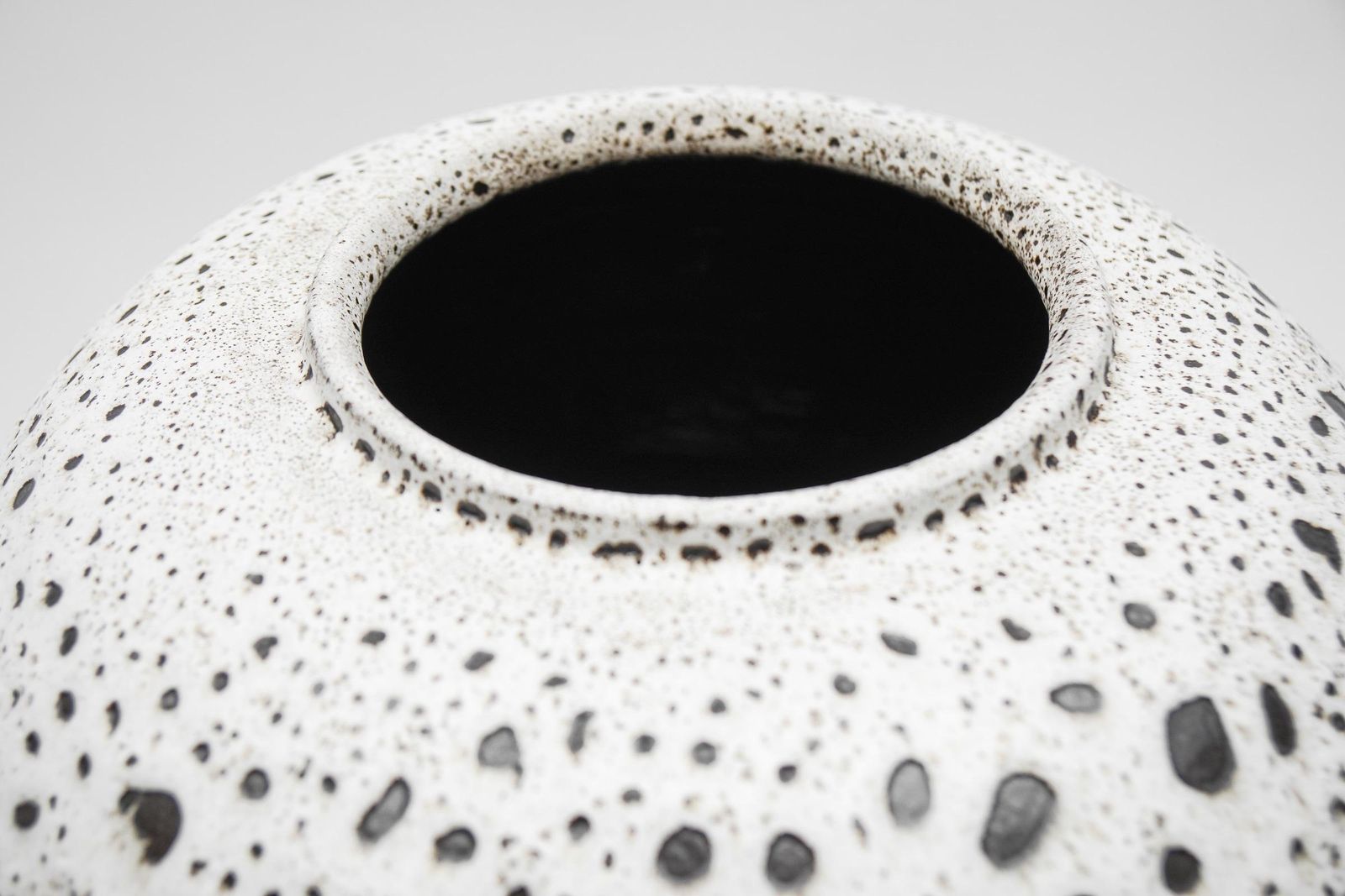 Huge White & Black Studio Ceramic Vase By Wilhelm & Elly Kuch, 1960s, Germany photo Home Decor