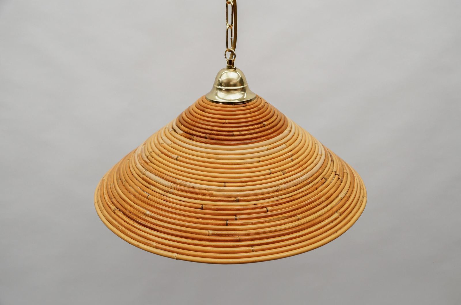 Lovely Mid Century Modern Pendant Light Made In Rattan And Brass , 1950s photo vinterior