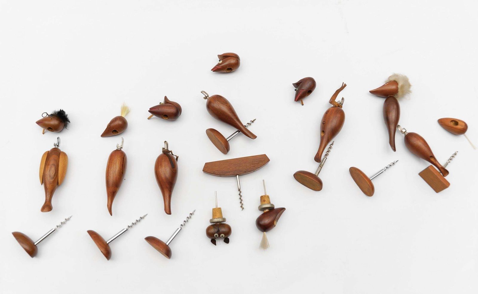 photo vintage Lovely Set Of 7 Scandinavian Wooden Woodpecker Corkscrews, 1960s